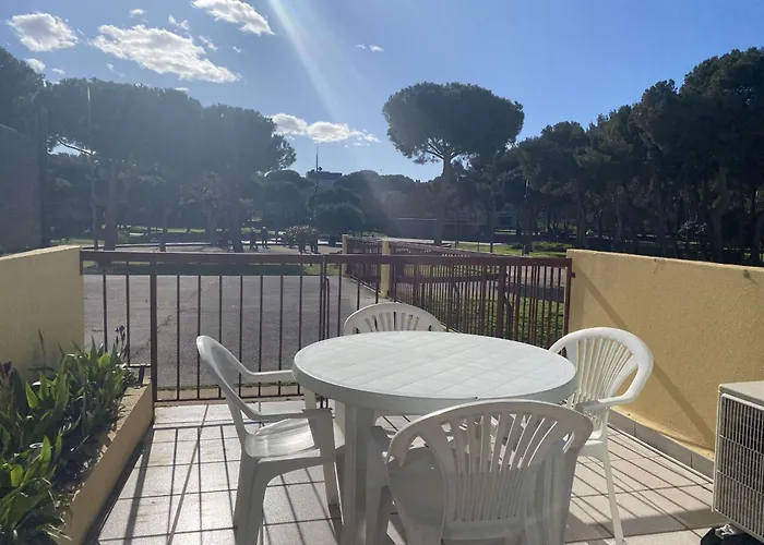 Appartamento T1 Rénové Avec Terrasse, Climatisation Et Wifi à - Fr-1-553-282 Balaruc-les-Bains