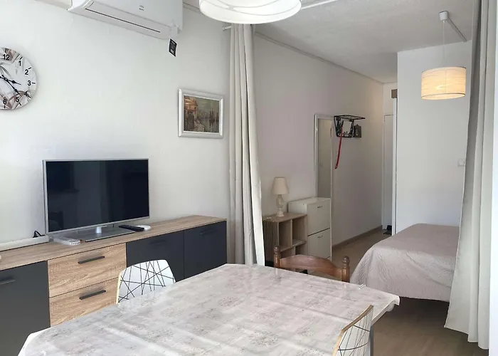 T1 Rénové Avec Terrasse, Climatisation Et Wifi à - Fr-1-553-282 * Balaruc-les-Bains